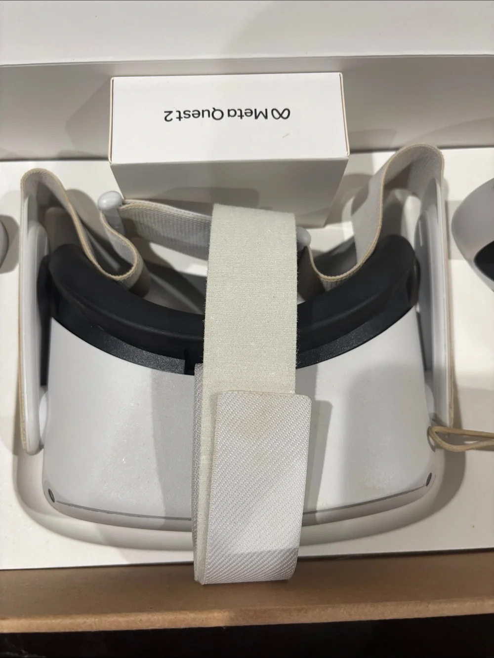Oculus White VR Headset with White Controllers in Box